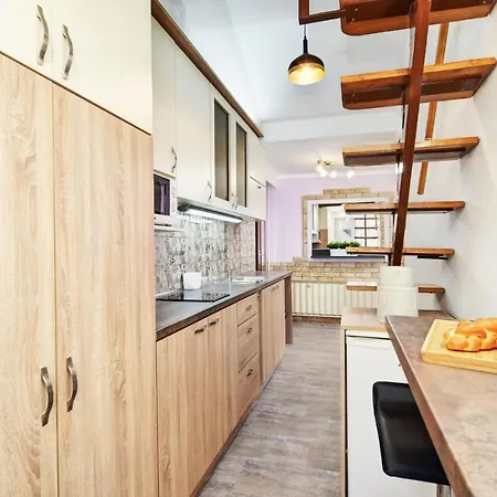 Apartment Bg Parliament Avenue *